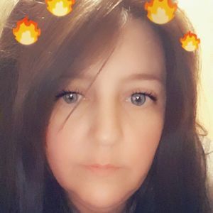 Meet your Posher, Leeann